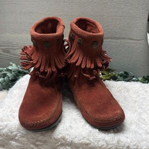 Minnetonka red leather suede double fringe ankle moccasins size 6.5